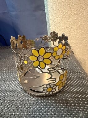 Bath & Body Works Yellow & Silver Floral Metal Candle Sleeve